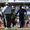 Vikram Solanki shakes hands after the winning run