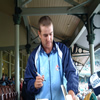 Phil Jaques signing autographs